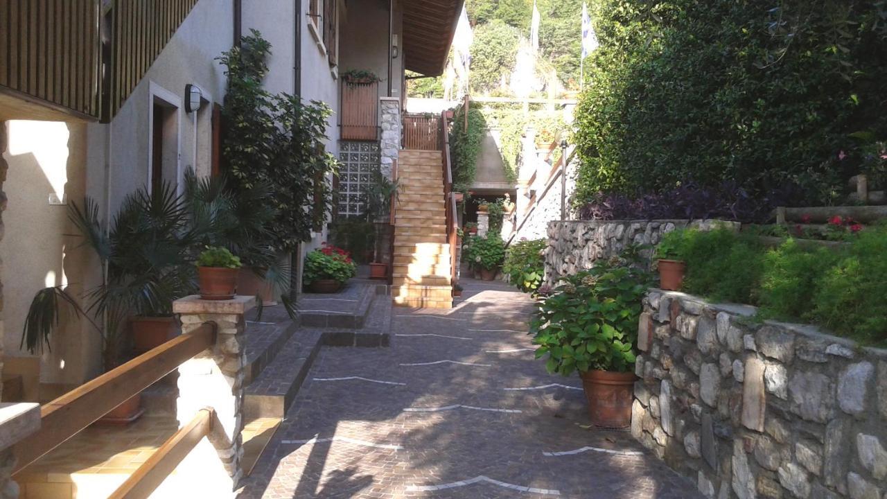 Residence Miravalle Limone sul Garda Luaran gambar